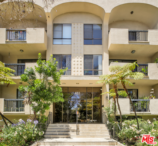 423 N PALM DR Unit: 206
