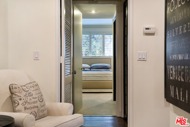 423 N PALM DR Unit: 206