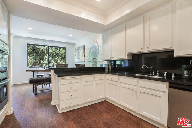 423 N PALM DR Unit: 206