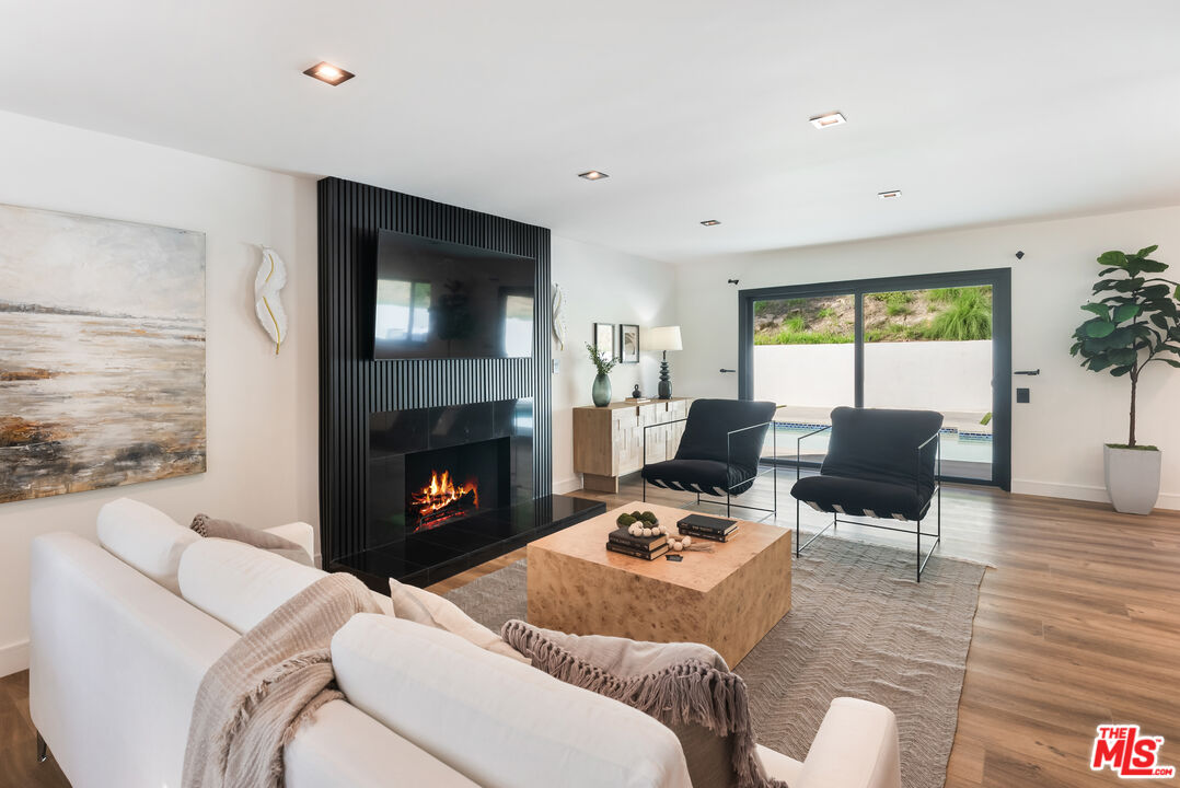 6427 Tahoe Dr