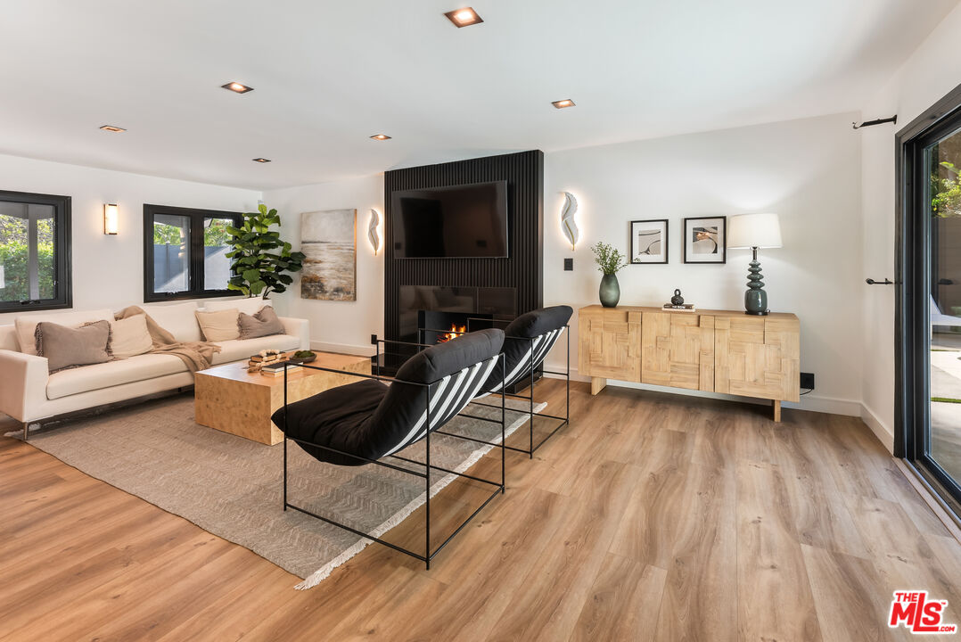 6427 Tahoe Dr