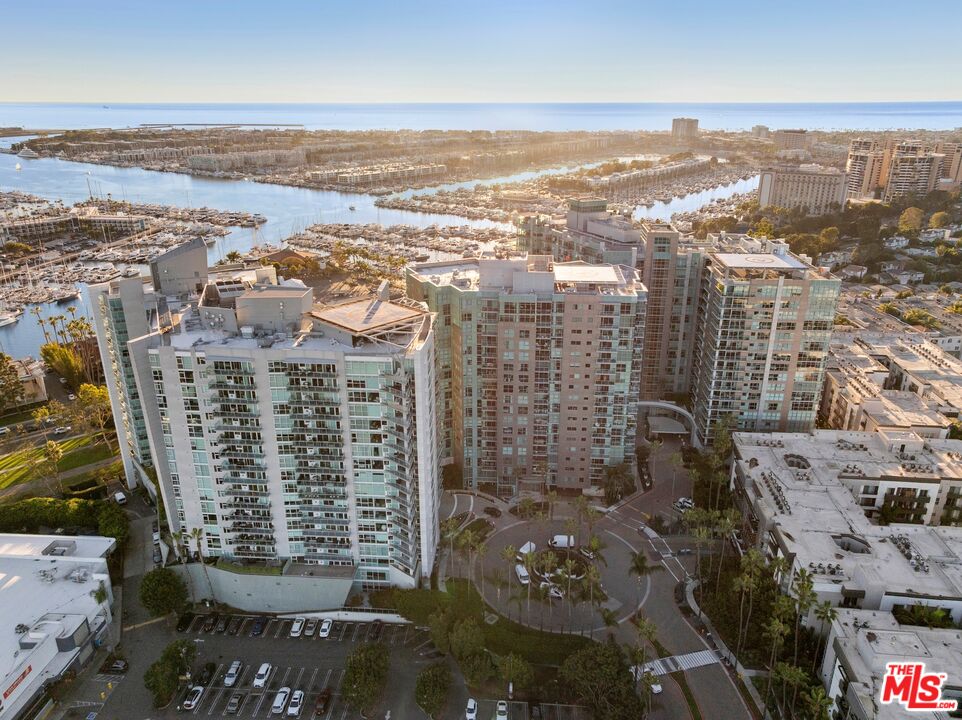 13700 Marina Pointe Dr Unit: 1410