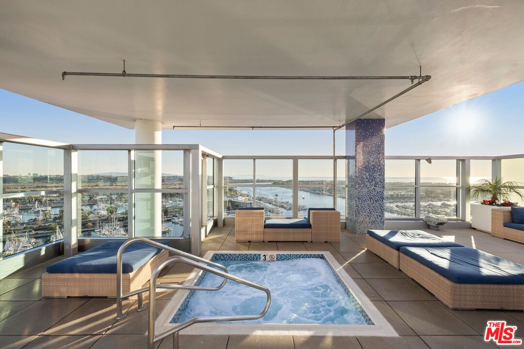 13700 Marina Pointe Dr Unit: 1410