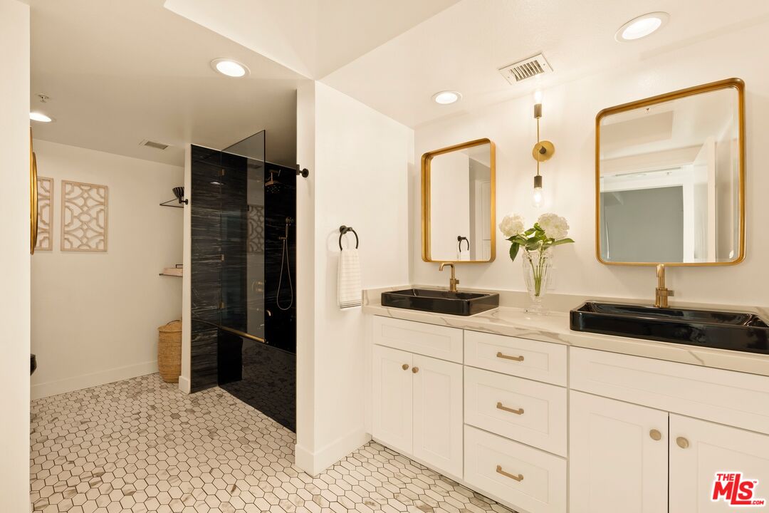 13700 Marina Pointe Dr Unit: 314