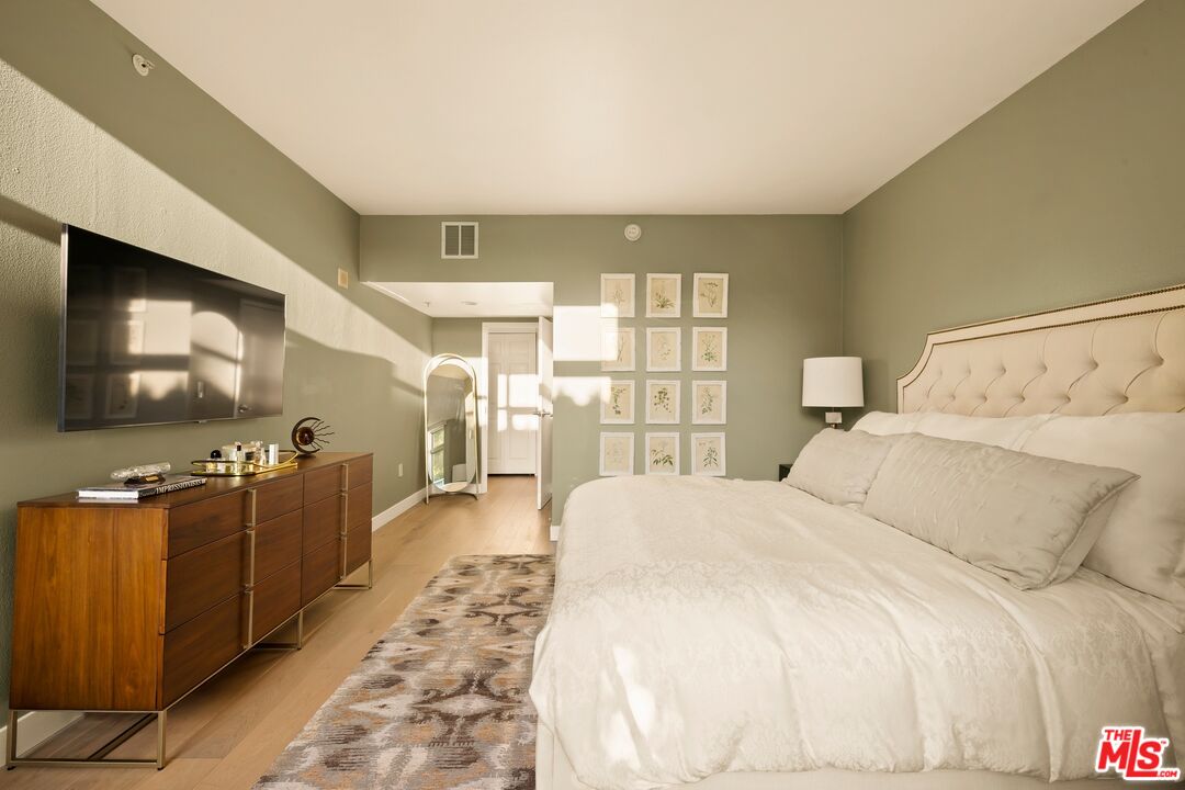 13700 Marina Pointe Dr Unit: 314