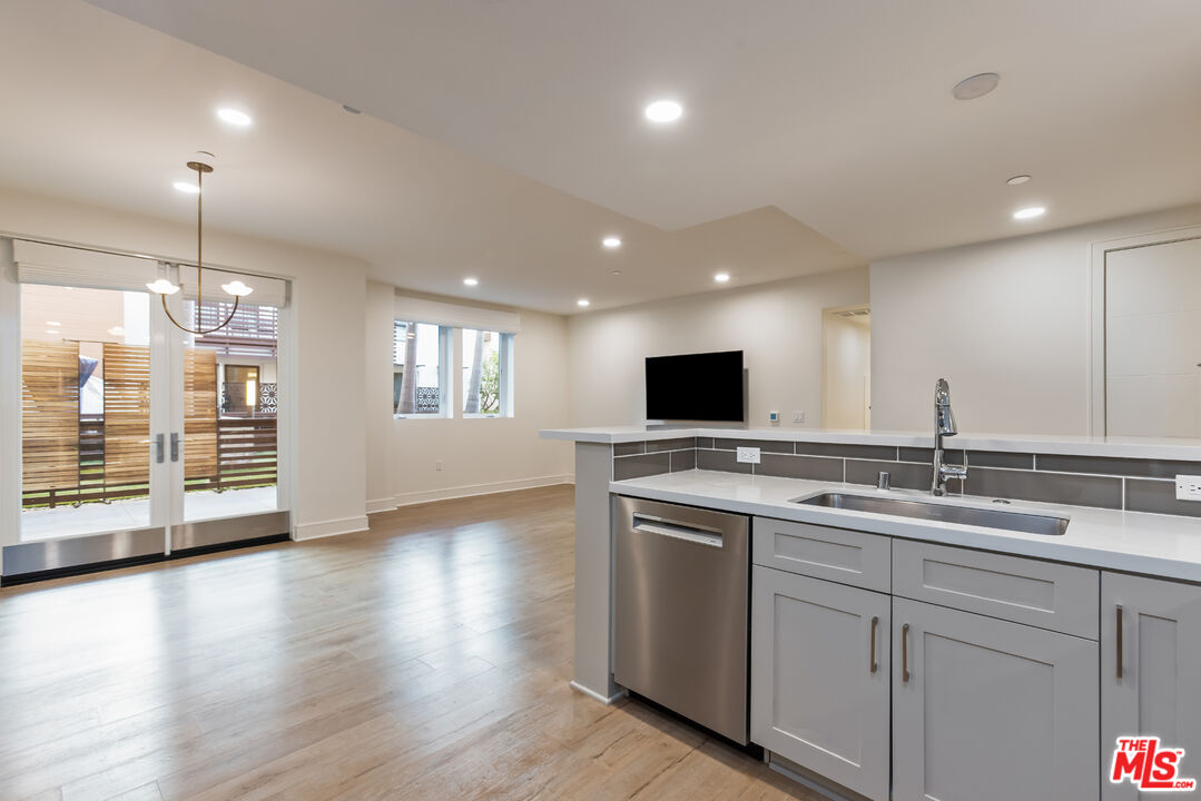 6030 Seabluff Dr Unit: 315