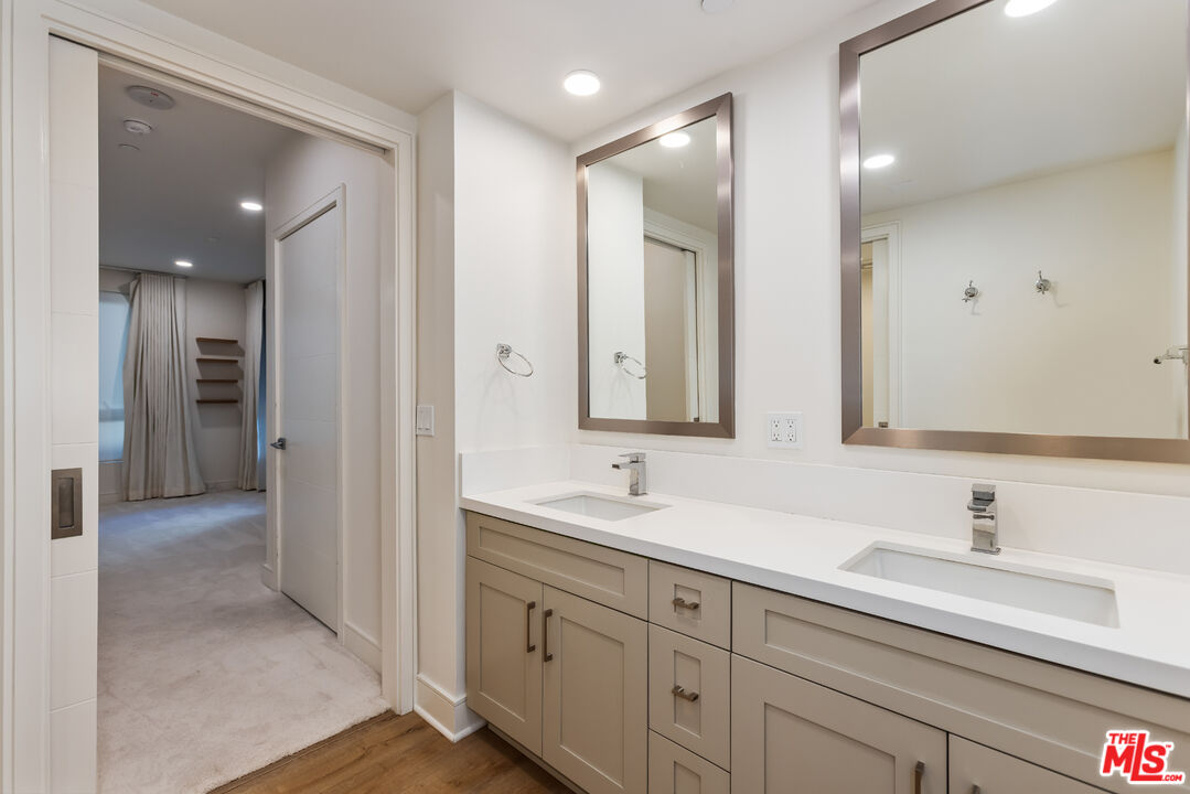 6030 Seabluff Dr Unit: 315