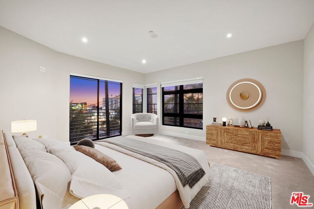 8788 Shoreham Dr Unit: 23