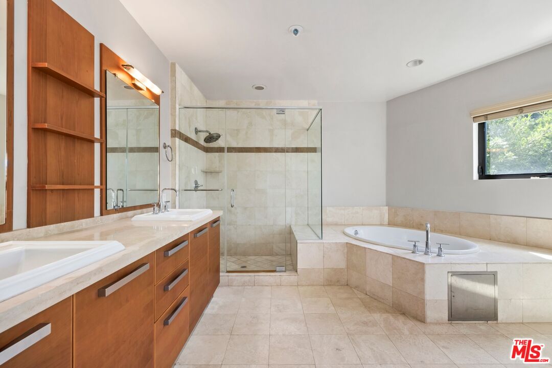 8788 Shoreham Dr Unit: 23