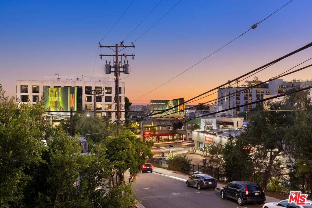 8788 Shoreham Dr Unit: 23