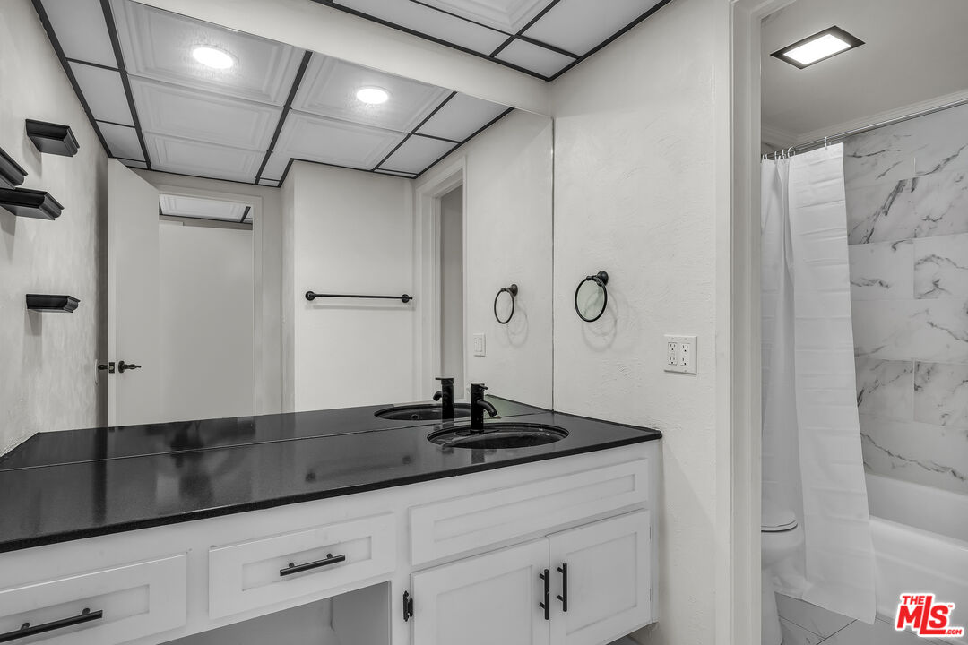 1300 Midvale Ave Unit: 501