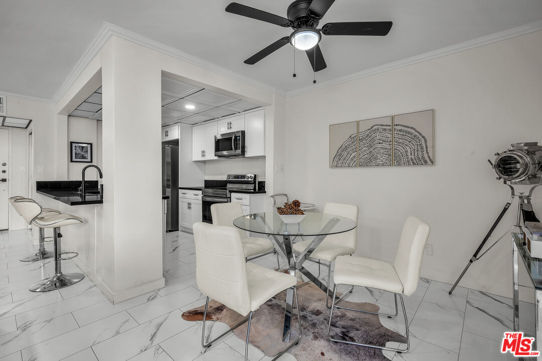 1300 Midvale Ave Unit: 501