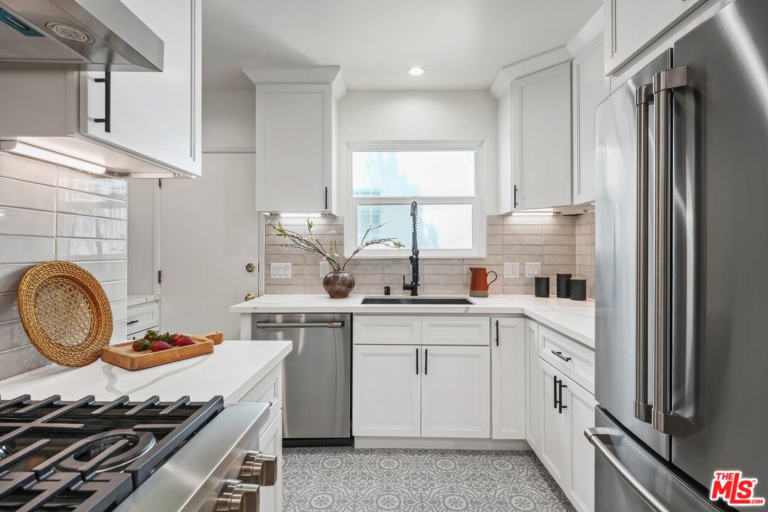 9677 Charleville Blvd