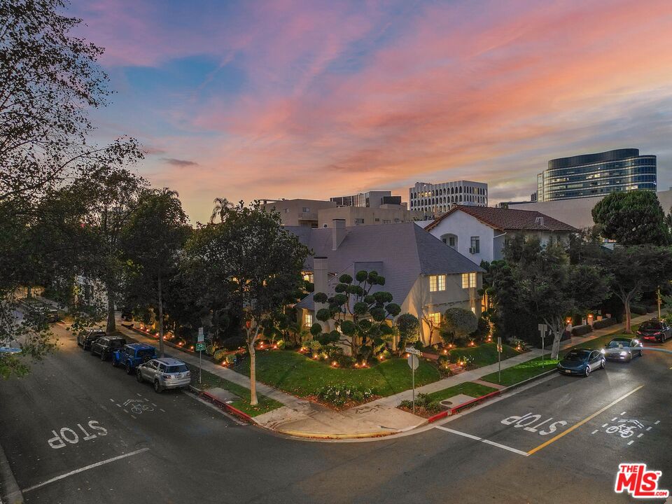 9677 Charleville Blvd