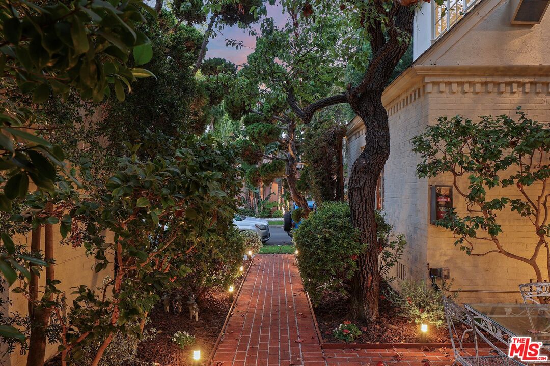 9677 Charleville Blvd