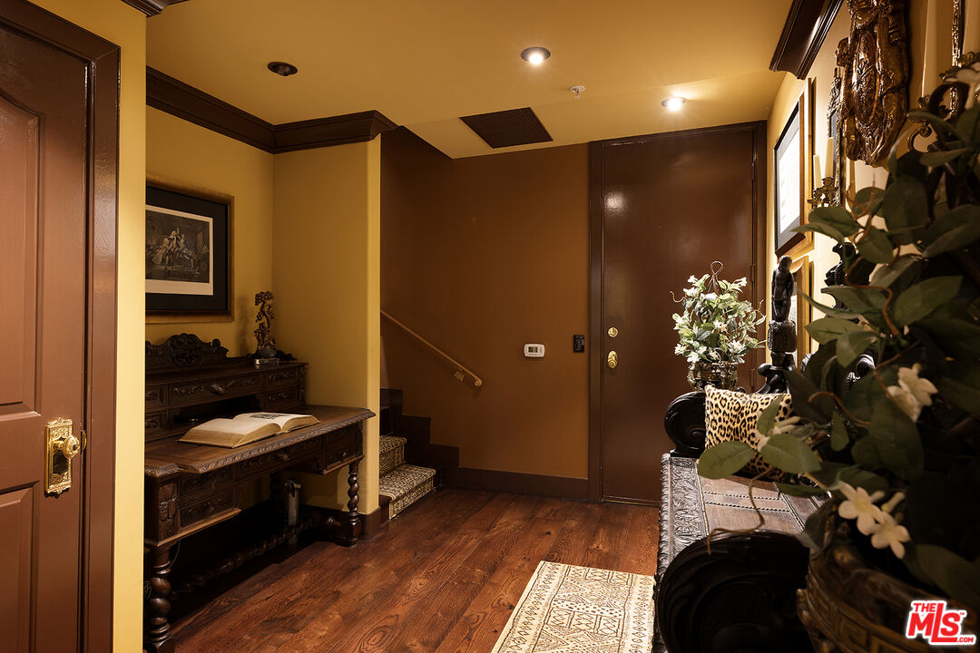 960 N Doheny Dr Unit: 306