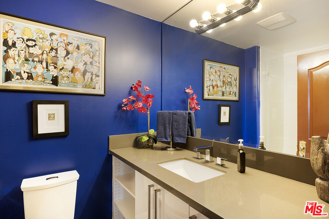 960 N Doheny Dr Unit: 306