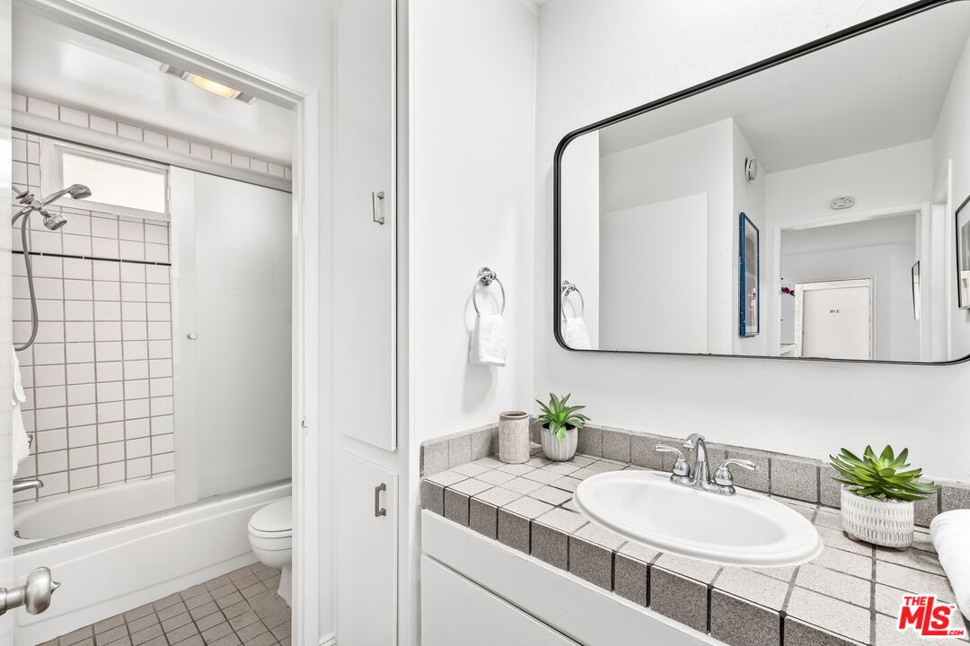 9005 Cynthia St Unit: 217