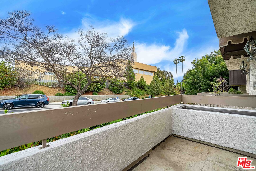 1655 Selby Ave Unit: 101