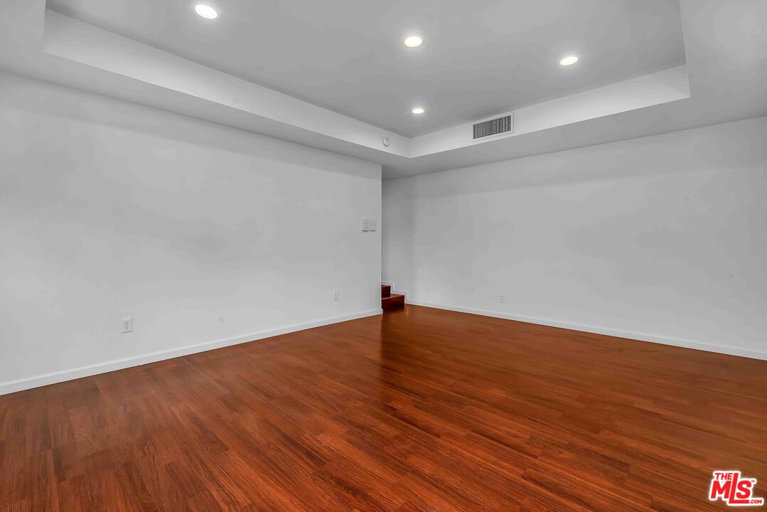 1655 Selby Ave Unit: 101