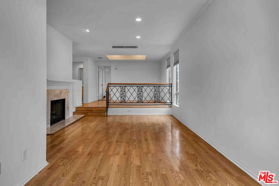 1655 Selby Ave Unit: 101