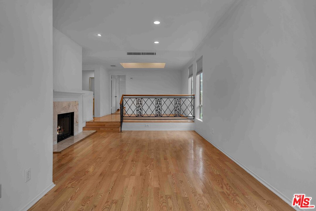 1655 Selby Ave Unit: 101