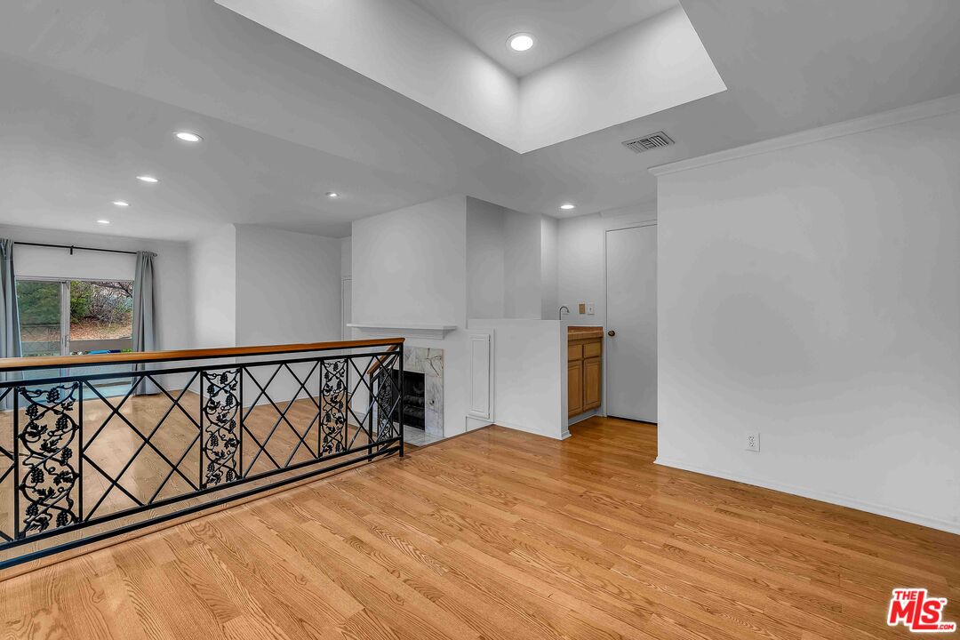 1655 Selby Ave Unit: 101