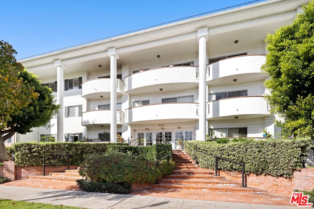 521 Montana Ave Unit: 305