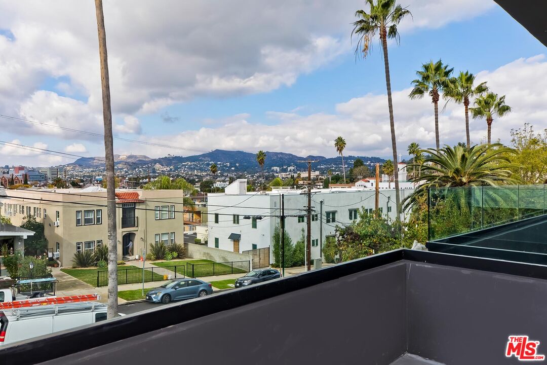 1436 Edgecliffe Dr Unit: 101