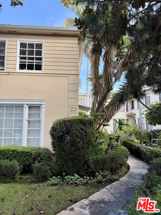 1242 Smithwood Dr Unit: 4