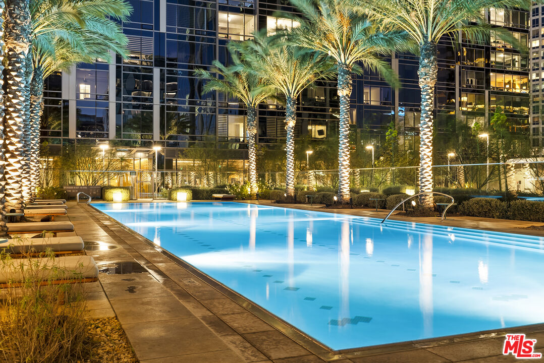 877 Francisco St Unit: 4209