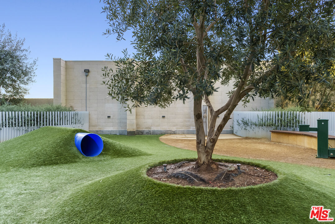 877 Francisco St Unit: 4209