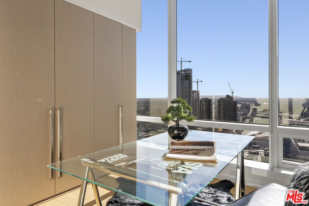 877 Francisco St Unit: 4209