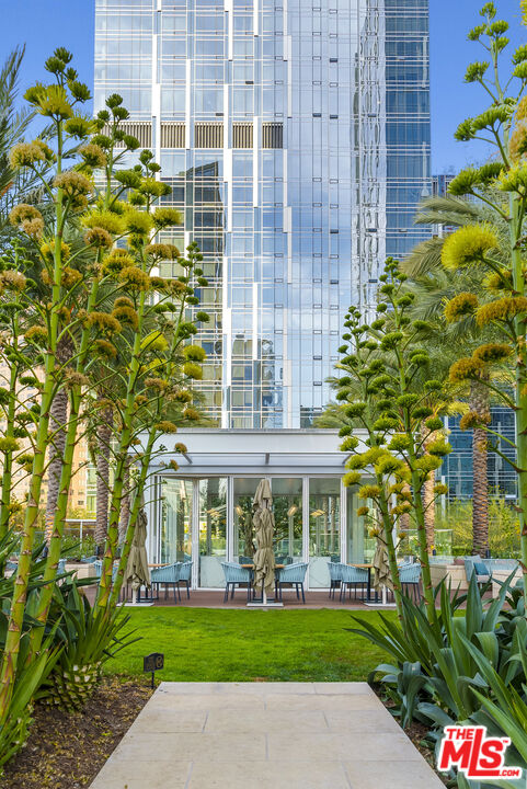 877 Francisco St Unit: 4209