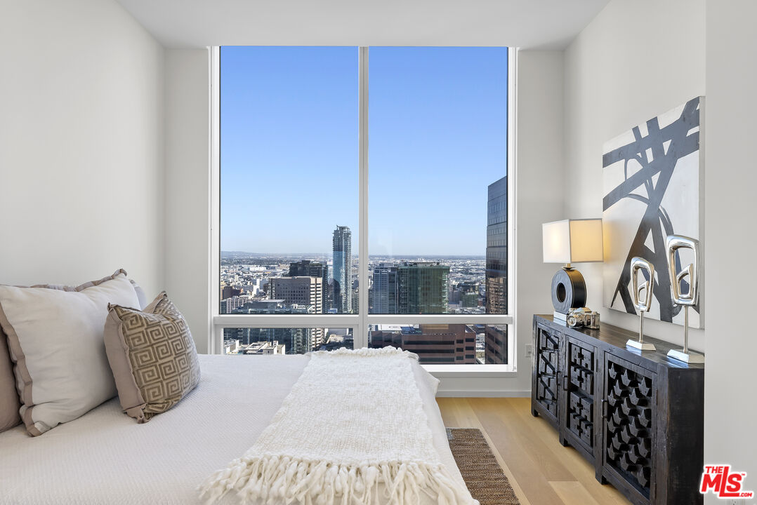 877 Francisco St Unit: 4209