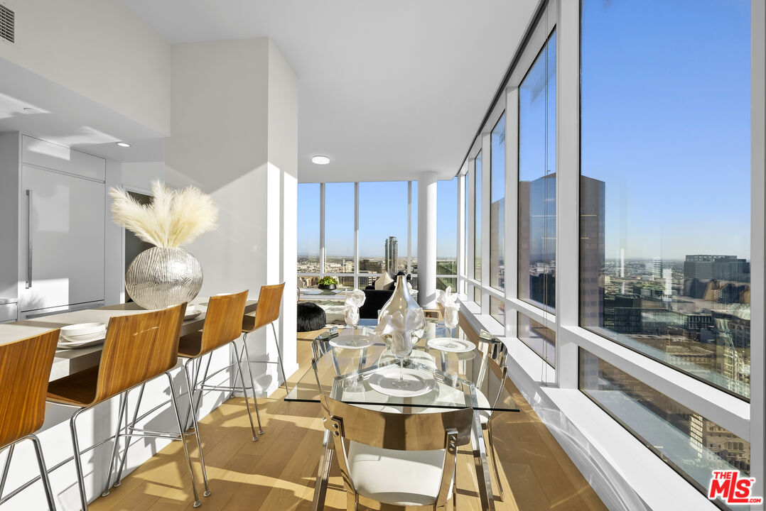 877 Francisco St Unit: 4209