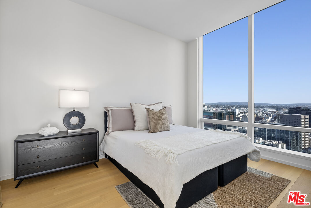 877 Francisco St Unit: 4209