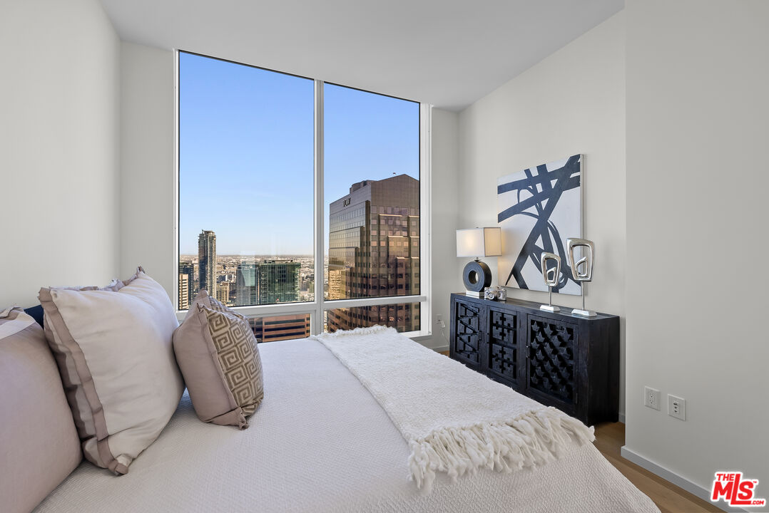 877 Francisco St Unit: 4209