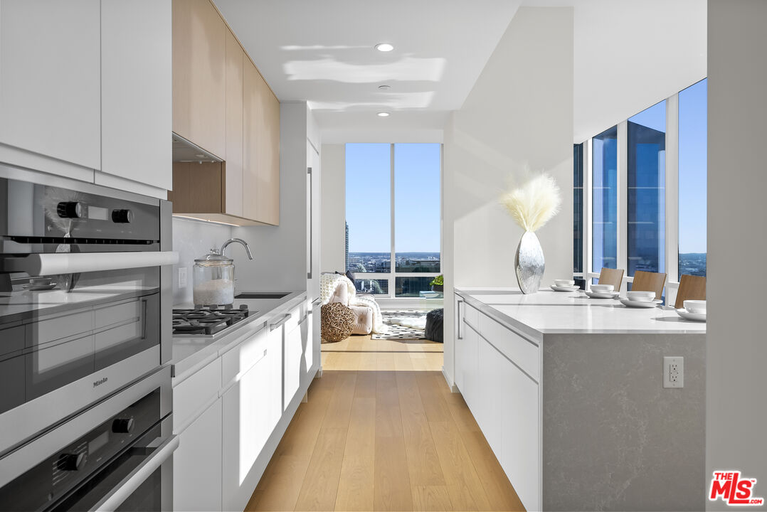 877 Francisco St Unit: 4209