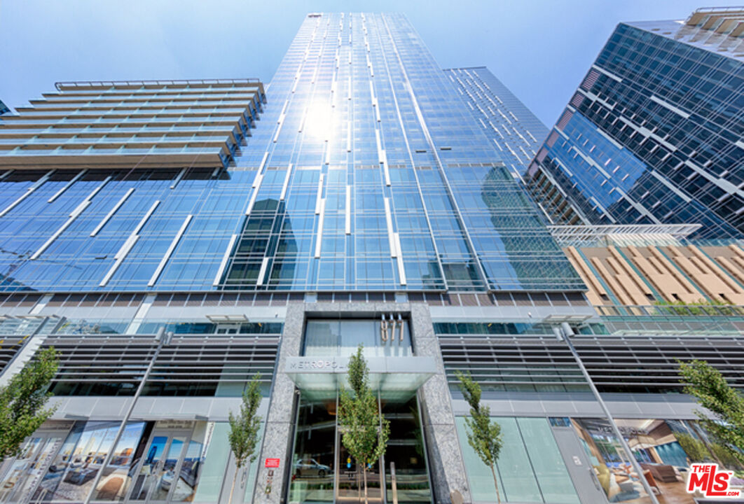 877 Francisco St Unit: 4209