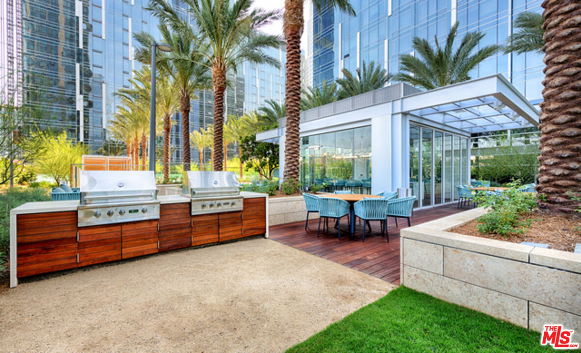 877 Francisco St Unit: 4209