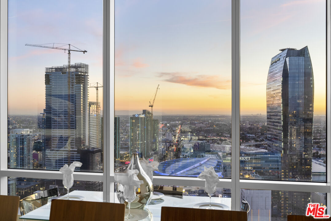 877 Francisco St Unit: 4209