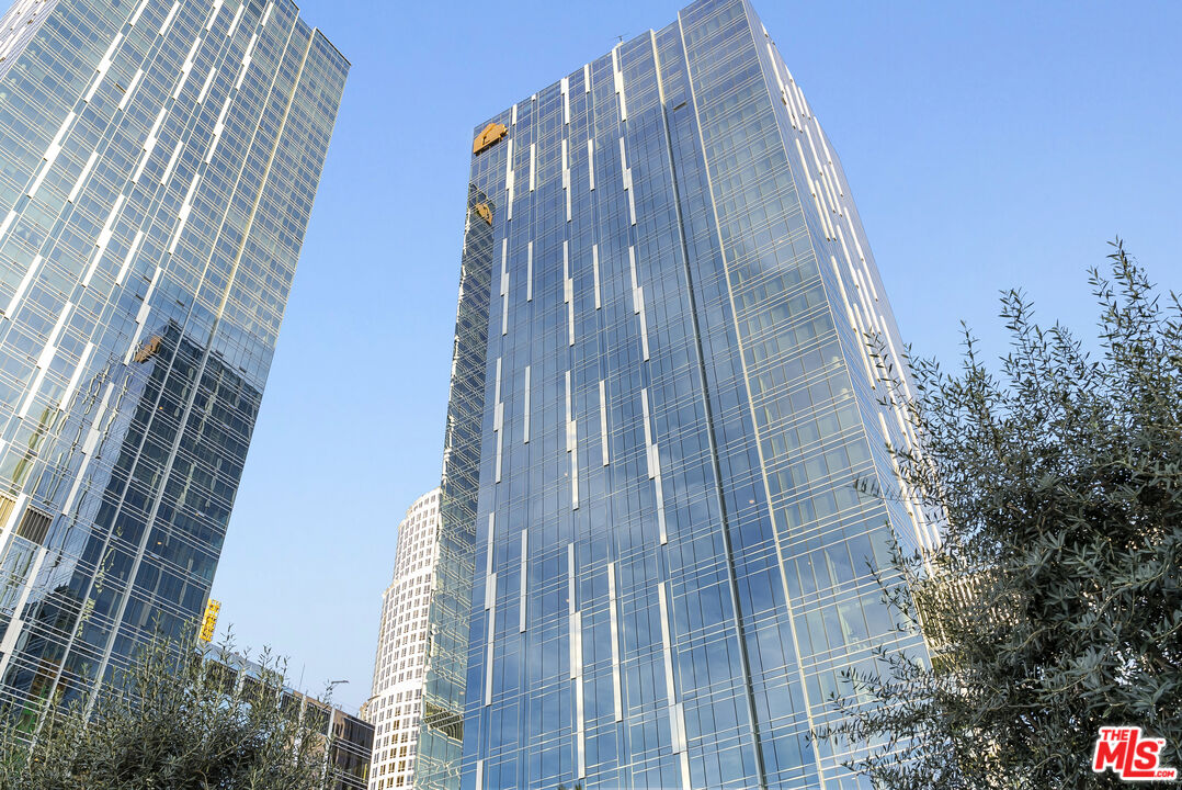 877 Francisco St Unit: 4209