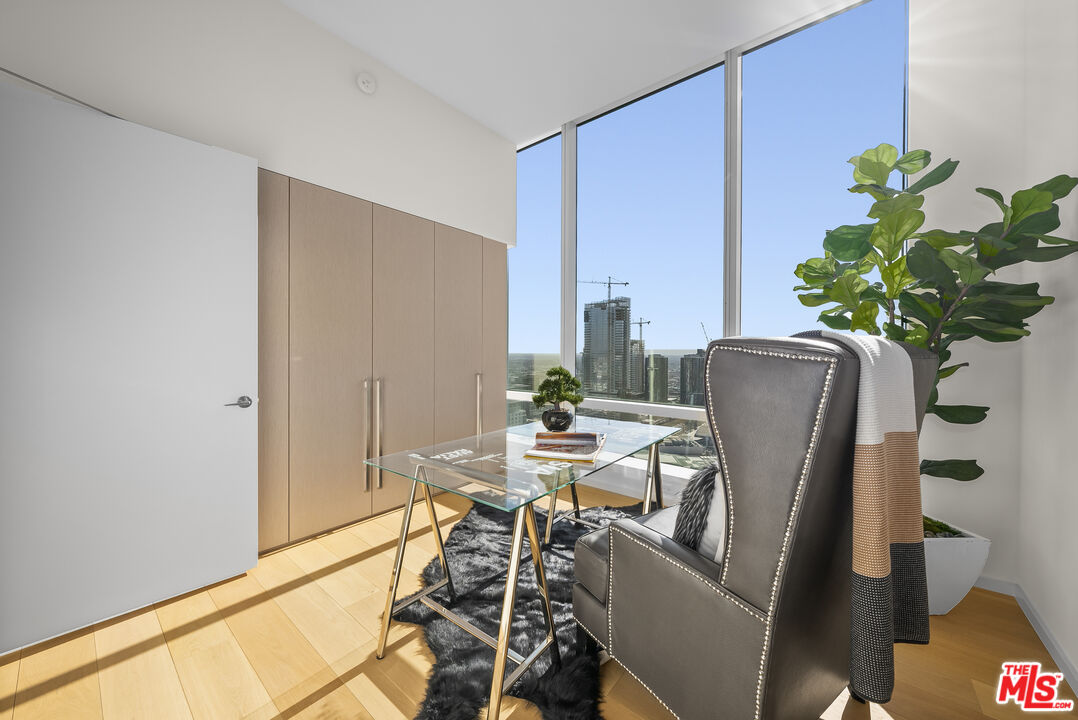 877 Francisco St Unit: 4209