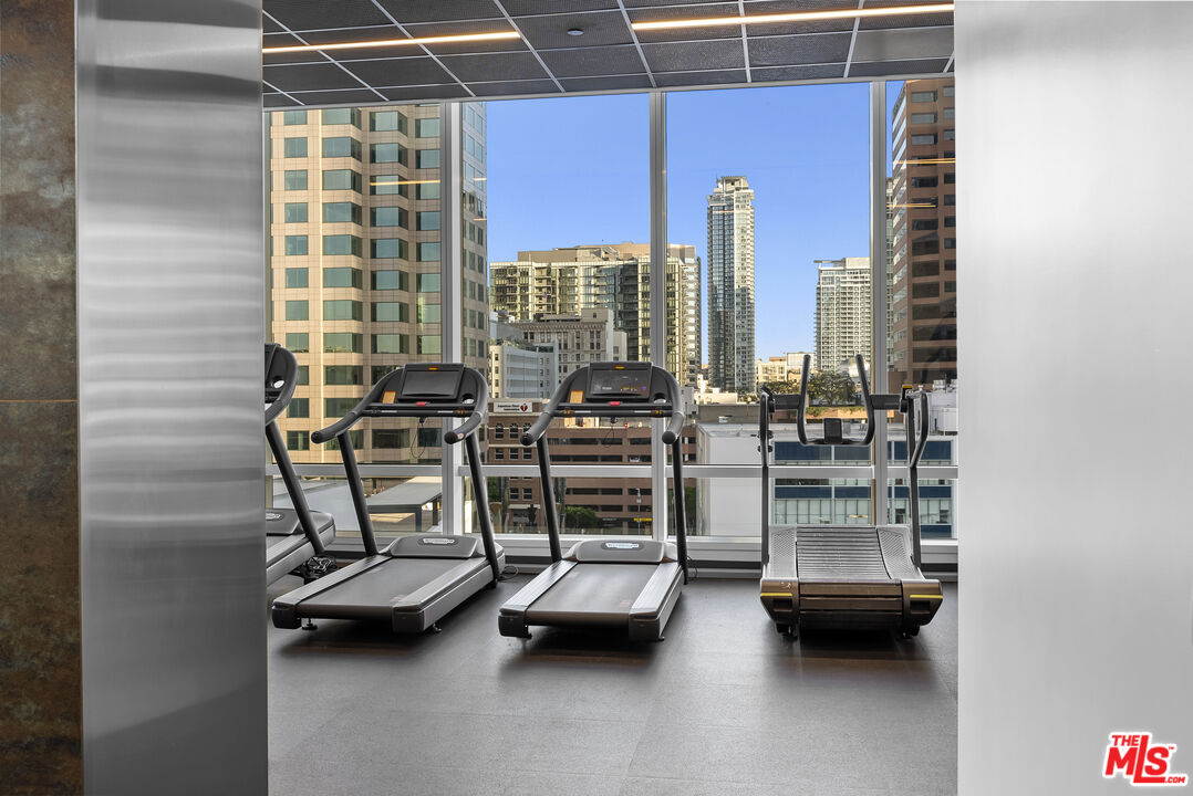 877 Francisco St Unit: 4209