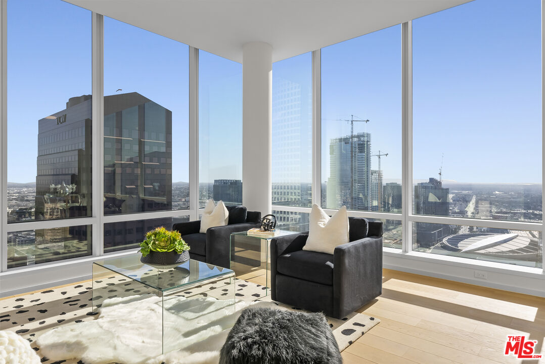 877 Francisco St Unit: 4209