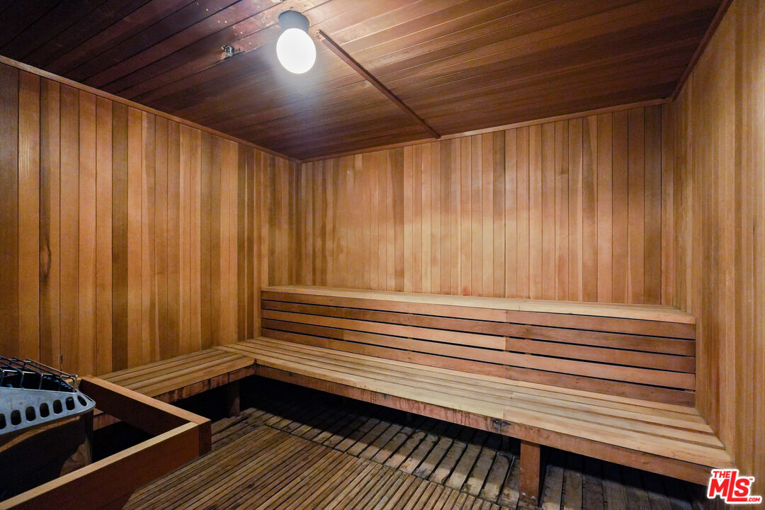 2102 CENTURY PARK LN Unit: 305