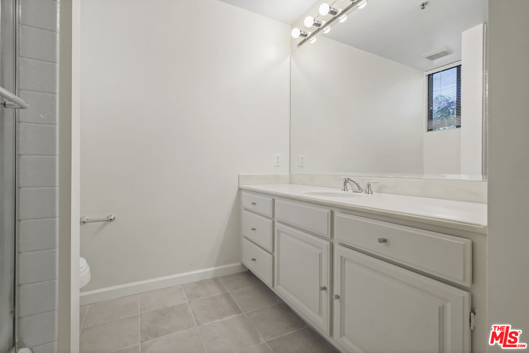 2102 CENTURY PARK LN Unit: 305