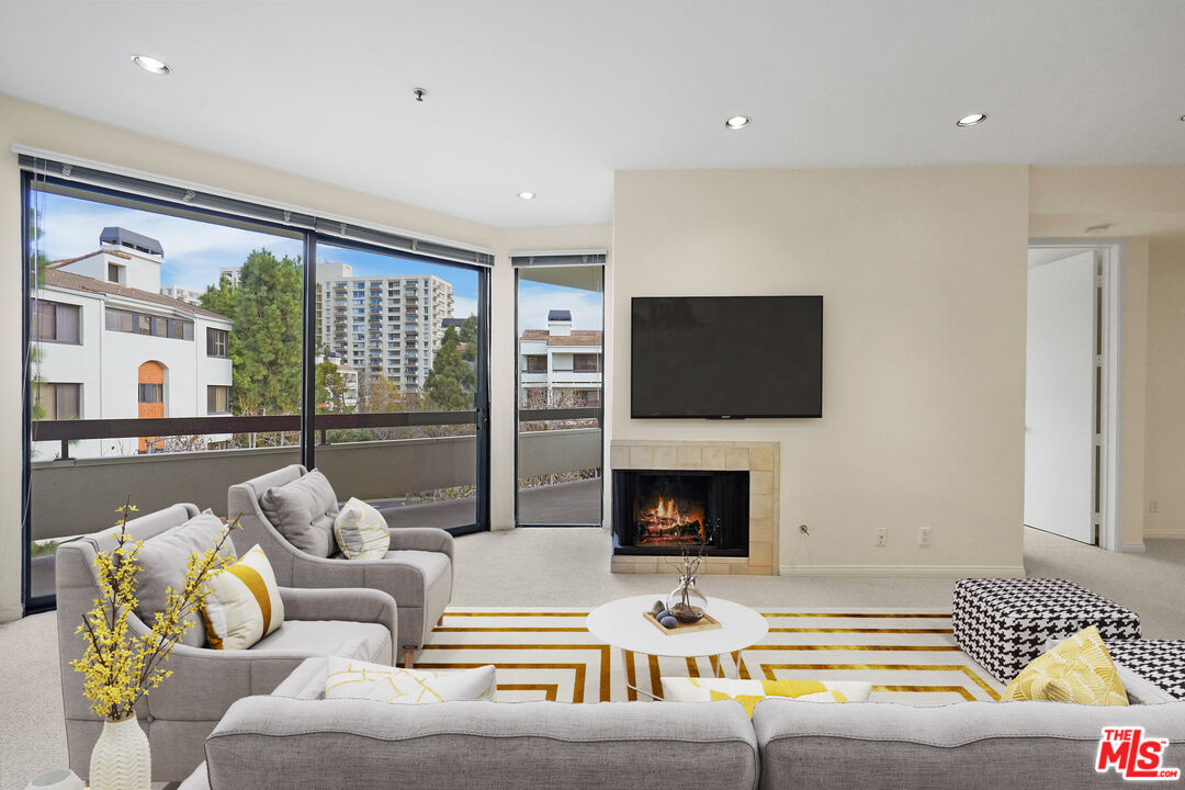 2102 CENTURY PARK LN Unit: 305