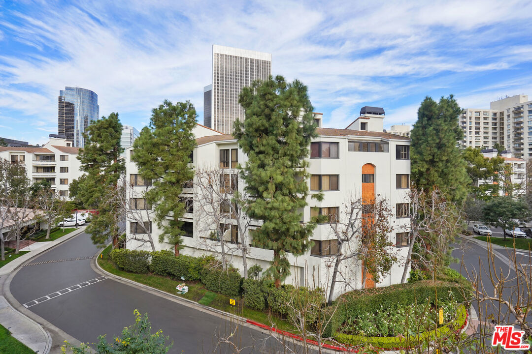 2102 CENTURY PARK LN Unit: 305